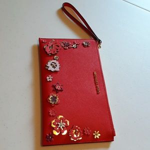 Michael Kors Bags - Michael Kors wristlet Michael Kors Bags - Michael Kors wristlet